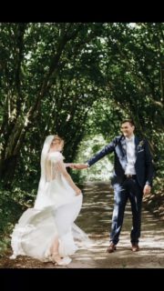 Just married  Location @nothenhof Brautpaar @anna.niem @rob_saltman #hochzeitsfotografie #weddingphotography #standesamtdüsseldorf #hochzeitsfotografdüsseldorf