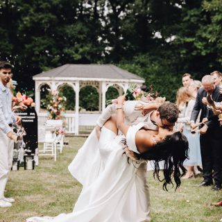 Am 27. Juni 2025 durfte ich die wundervolle Hochzeit von Sophia @sophiaceolin_  und Max begleiten. Die Liebe, die Location und die Stimmung – einfach traumhaft! 📸🤍Location @schloss.hertefeldFotograf lin @lin_photography_nrw