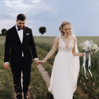 Ein wunderschönes Paarshooting am Hochzeitstag Brautkleider @maleika_brautboutique #hochzeitsfotos #hochzeitslocation #hochzeitsplanung