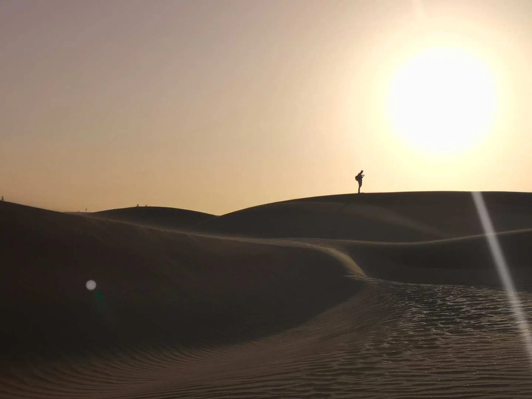 Lin auf Reisen – Dünen im Abendlicht